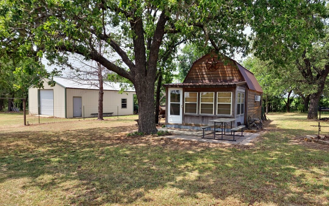 108.12 Acres & Cottage De Leon, Comanche County, Texas